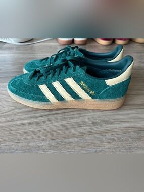 Adidas- spezial